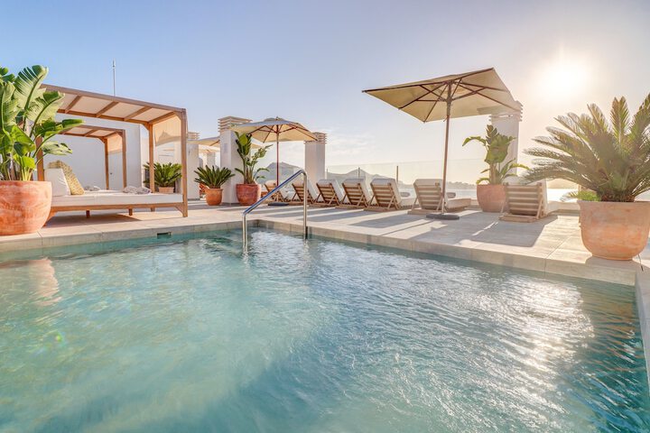 Pool Hotel