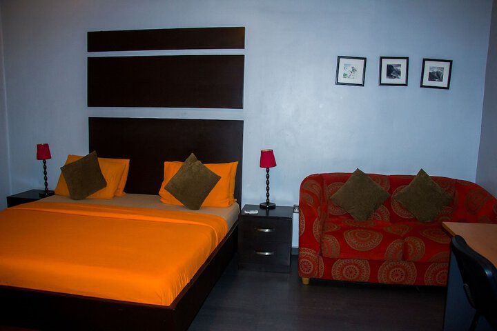 Room 12 of 39