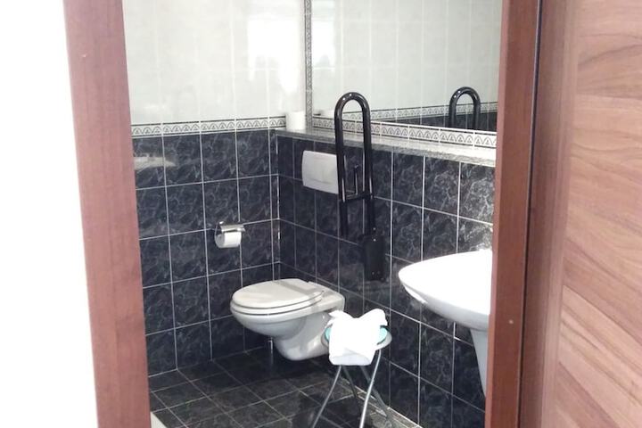 Room 7 of 25