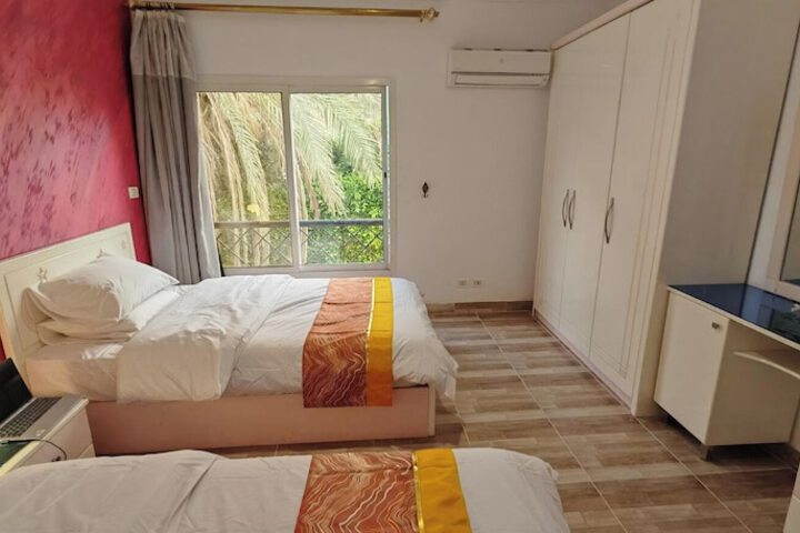 Room 5 of 13