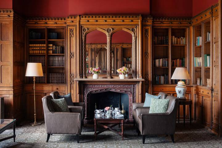 Lounge 61 of 79