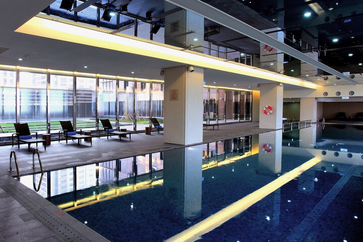 Hotel Pool