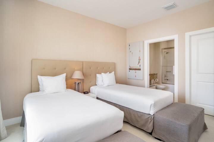 Room 5 of 36