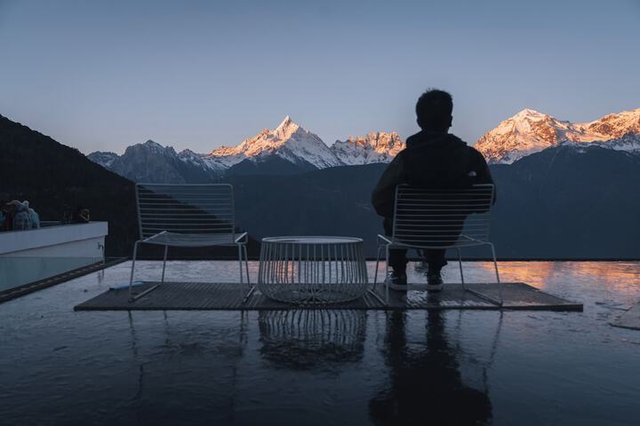 Wake UP IN SNOW MOUNTAIN in Deqin