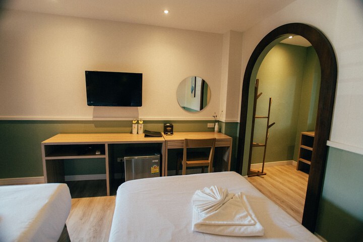 Room 17 of 40