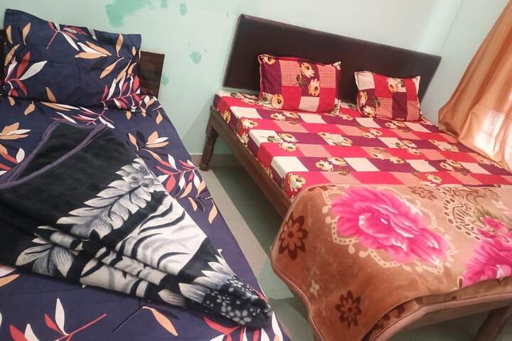 Room 3 of 12