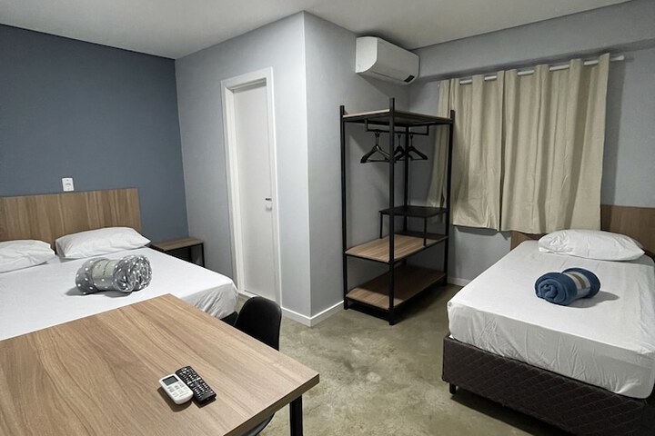 Room 5 of 80