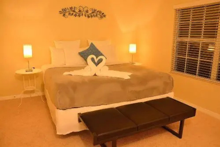 Room 4 of 21