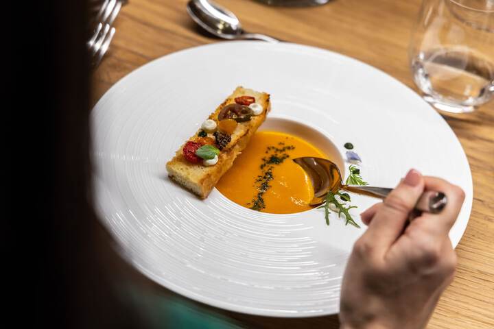 Dining 106 of 132