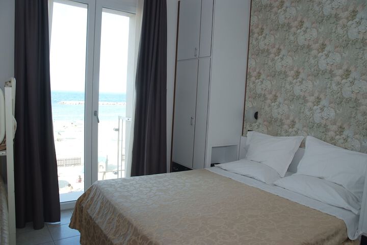 Room 3 of 45