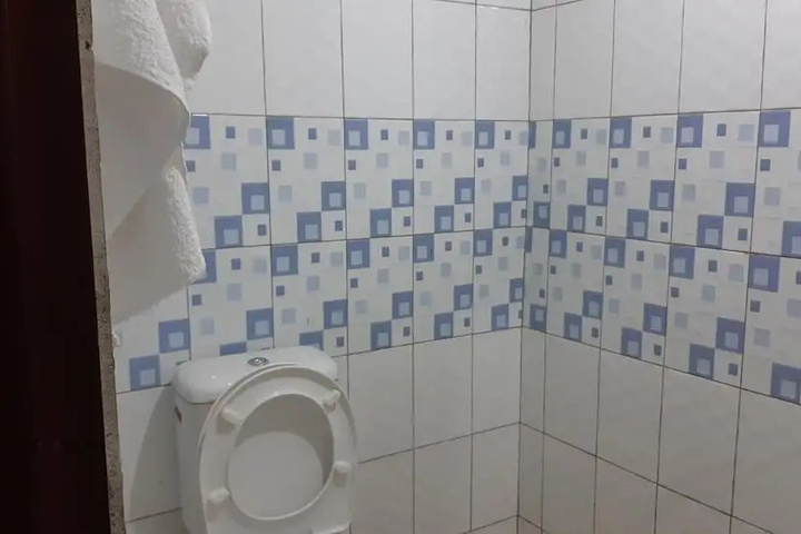 Room 9 of 13