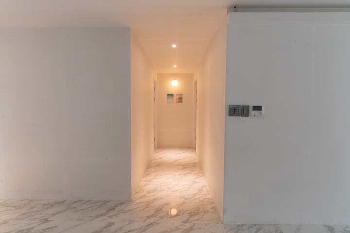Room 4 of 40