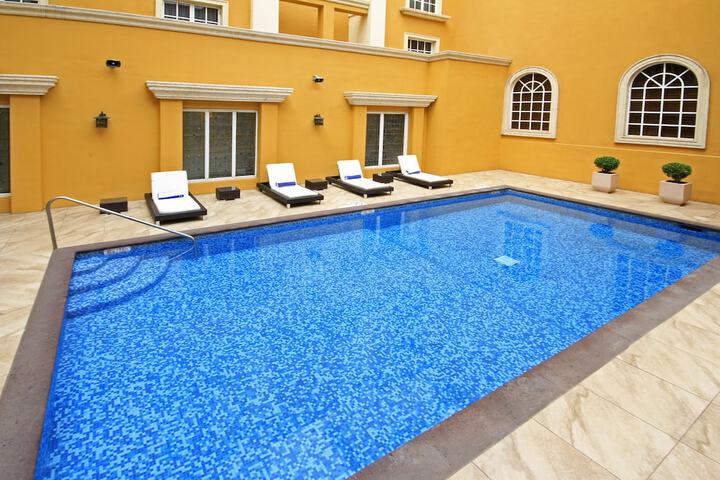 Pool Hotel