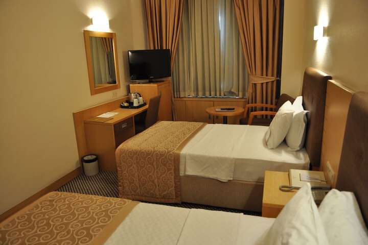 Room 7 of 34