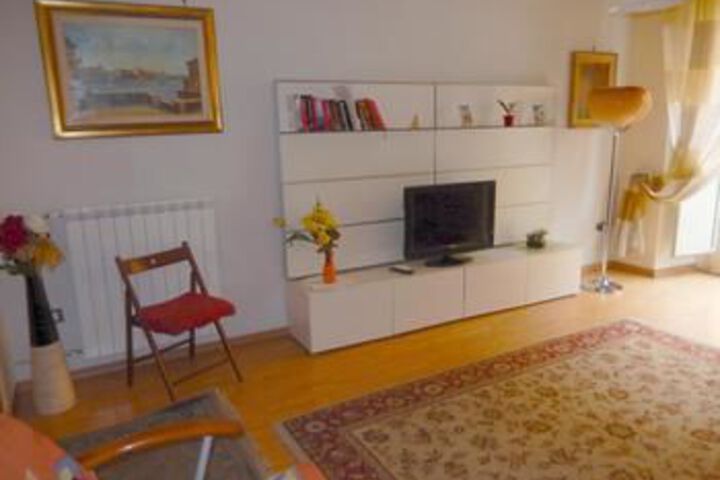 Room 12 of 19