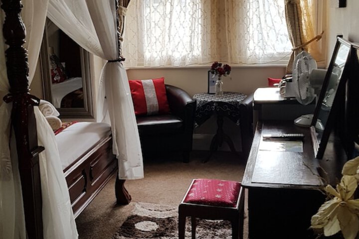Room 7 of 73
