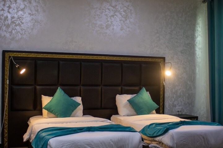 Room 46 of 125