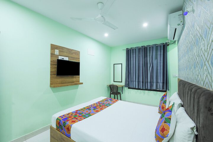 Room 8 of 40