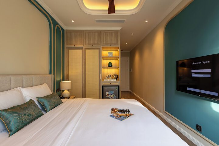 Room 6 of 70