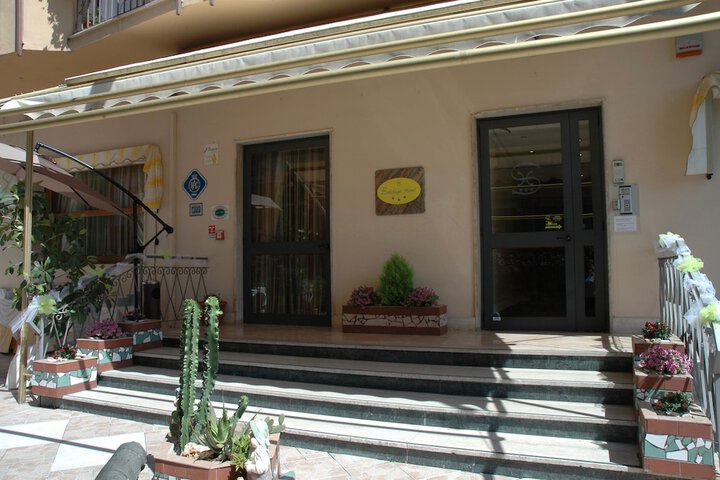 Hotel 47 of 63