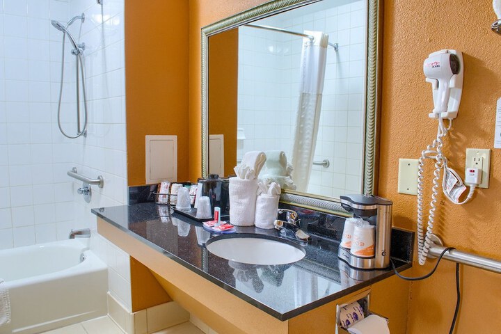 Bathroom amenities