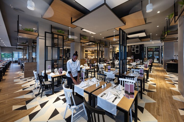 Dining 72 of 95