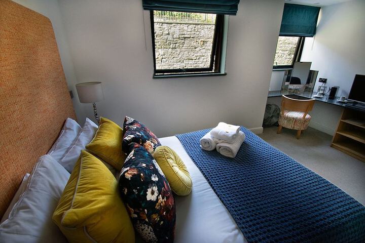 Room 46 of 283