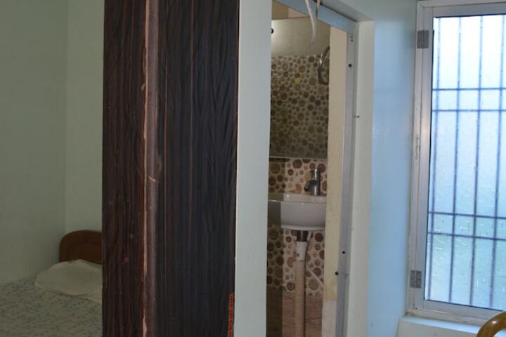 Room 10 of 94