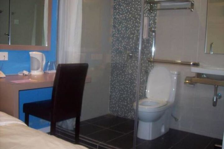 Photo 8