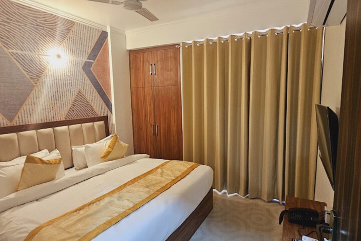 Room 9 of 22