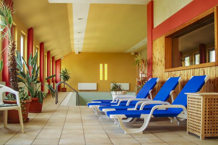Pool 19 of 65