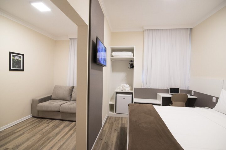 Room 12 of 70