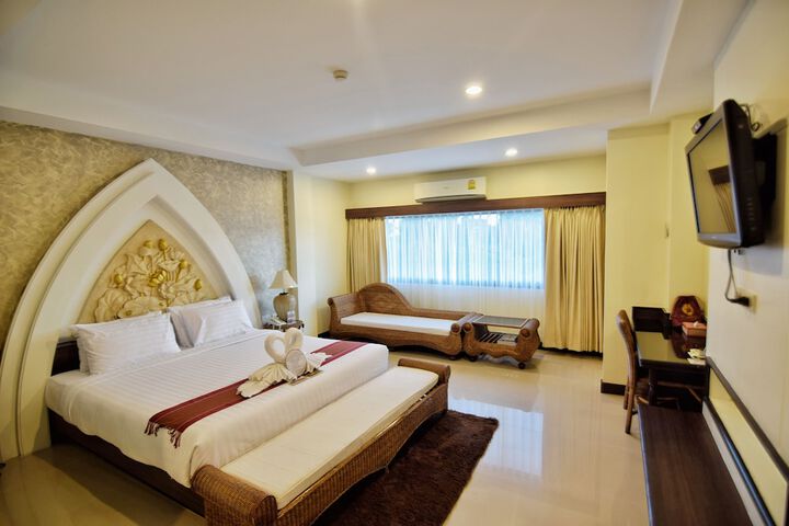 Room 18 of 151
