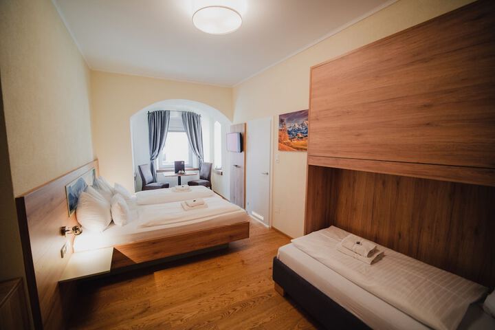 Room 22 of 79