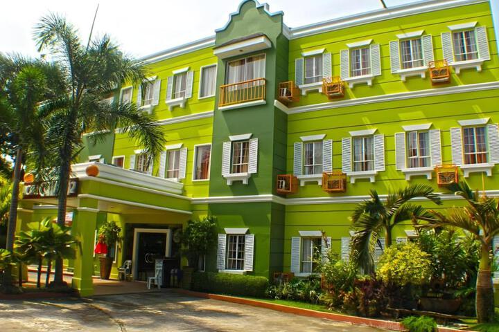Hotel Camila 2