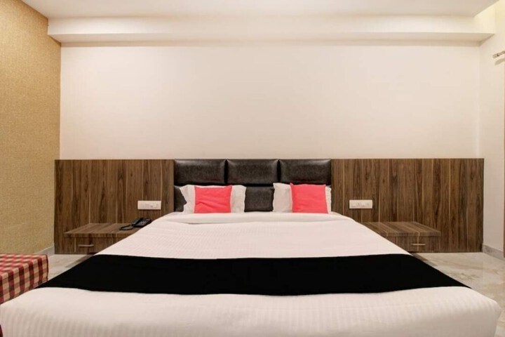 Room 16 of 32