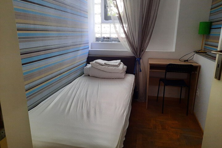 Room 93 of 159