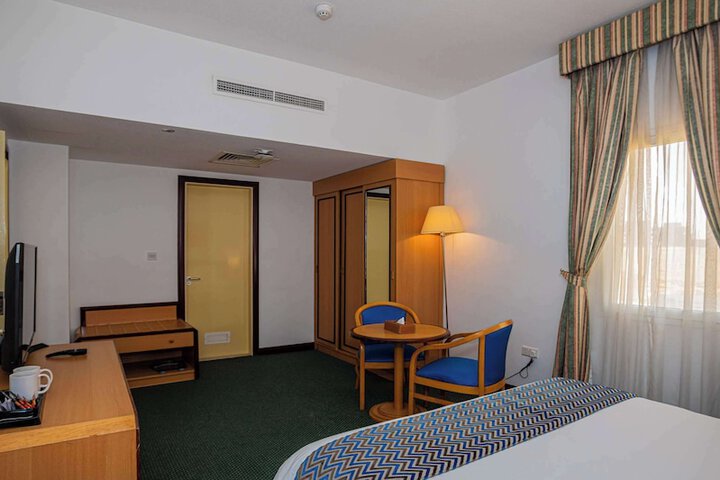 Room 37 of 121