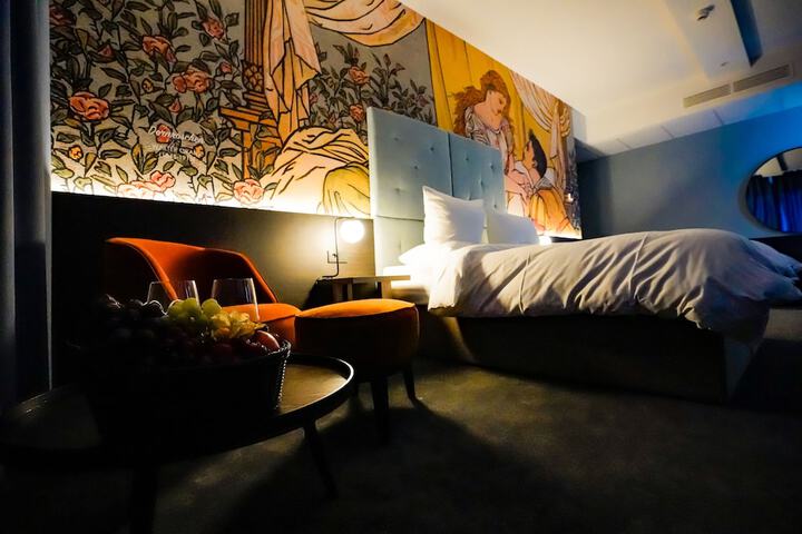 Room 19 of 34
