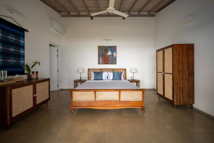 Room 5 of 44