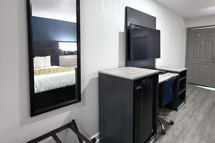 Double Accessible King Size Bed (7 of 11)