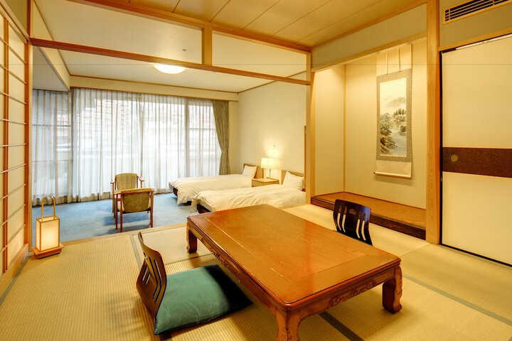 Room 13 of 53
