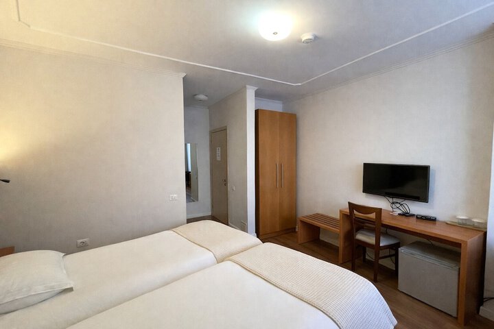 Room 28 of 85
