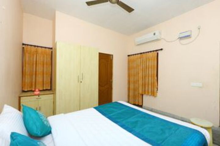 Room 13 of 22