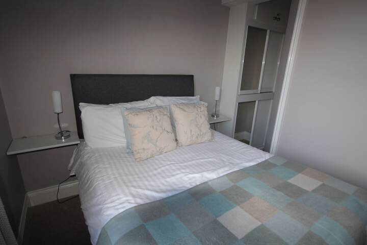 Room 5 of 28