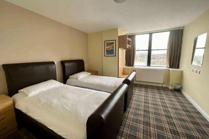 Room 34 of 83