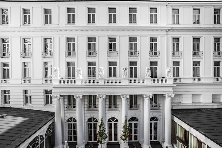 Hotel Exterior 153 of 154