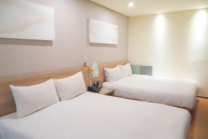 Room 37 of 88