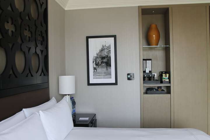 Room 12 of 106