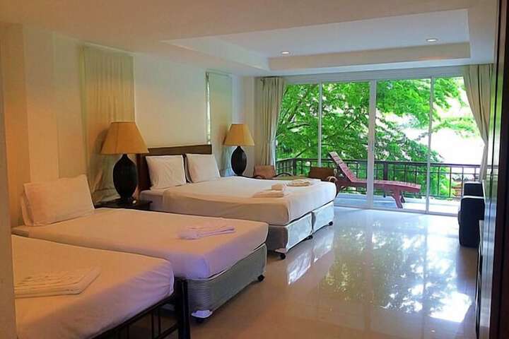 Room 3 of 48